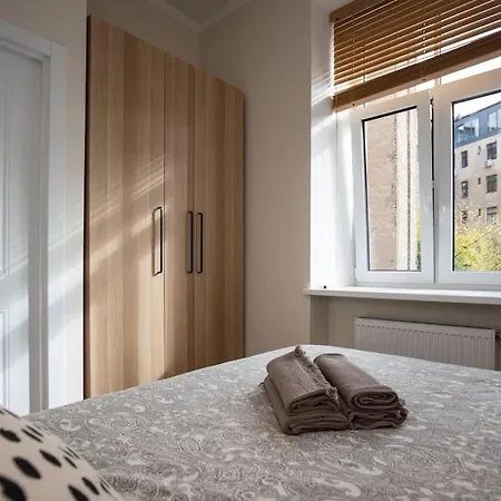 Bright And 2-room Flat Near The Old Town Apartment *