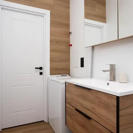 Bright And 2-room Flat Near The Old Town *